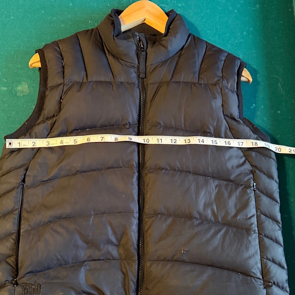 Cabela's Black Quilted Vest - Picture 8 of 9